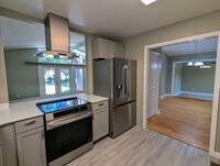 Building Photo - 1141 Maple Dr