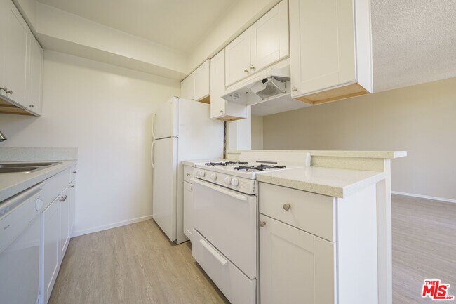 Building Photo - 456 S Harvard Blvd