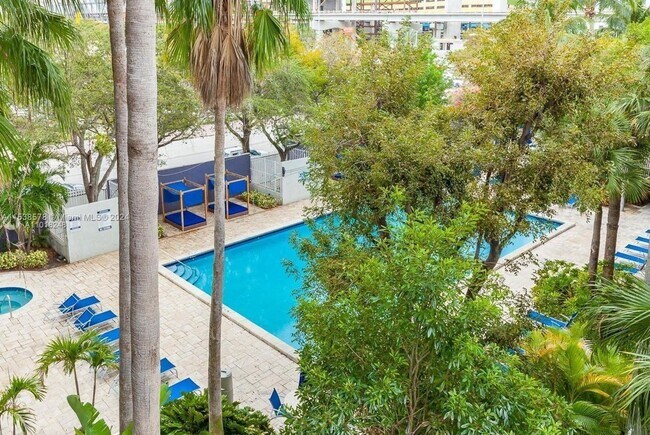 Building Photo - The Madison