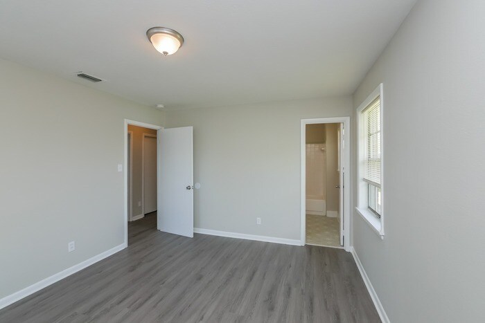 Building Photo - 103 Griffith Ave