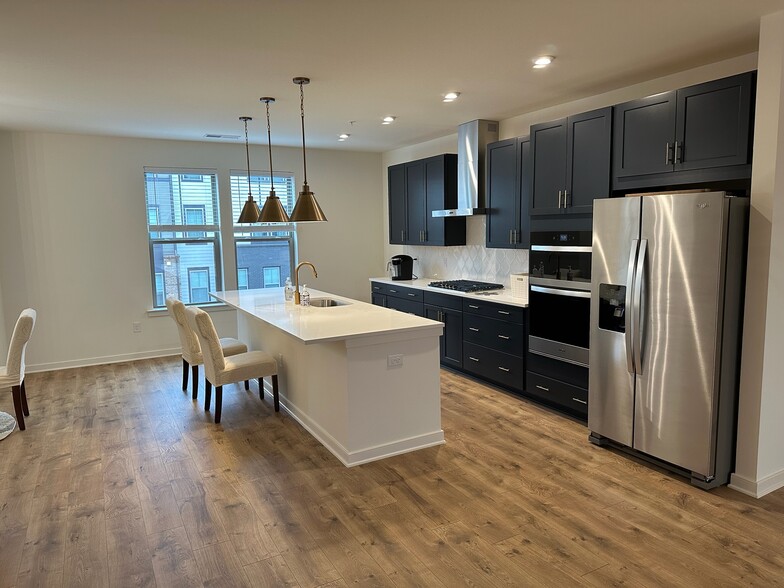 Primary Photo - 20973 Bluebird Sq