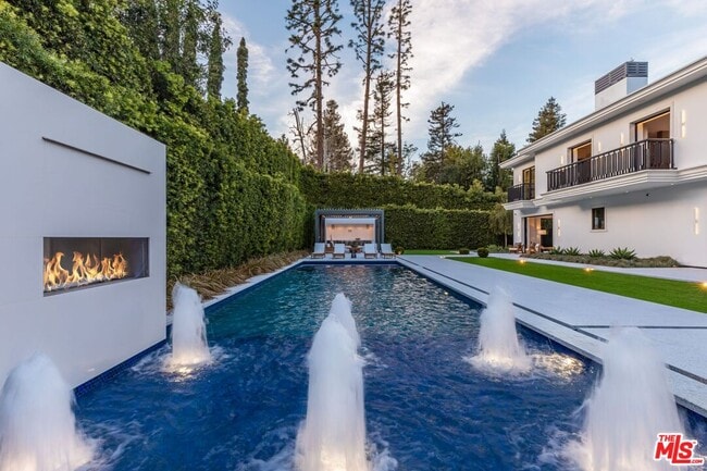 Building Photo - 927 Whittier Dr