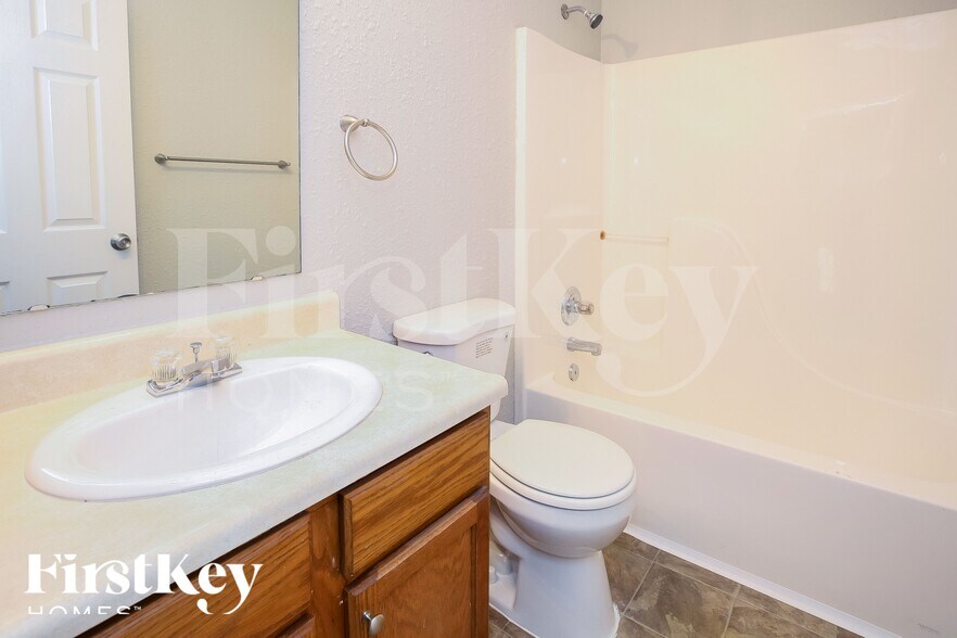 Building Photo - 4327 Autumn Crest Ct