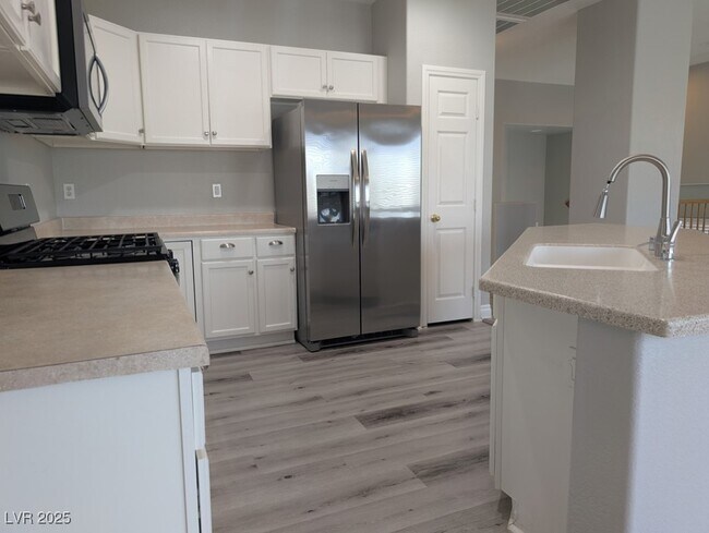 Building Photo - 8465 Cheerful Brook Ave