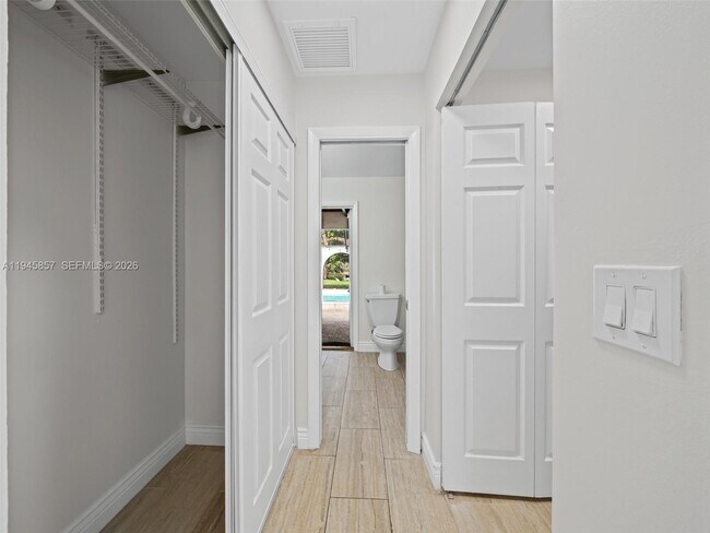 Building Photo - 10251 NW 39th Ct