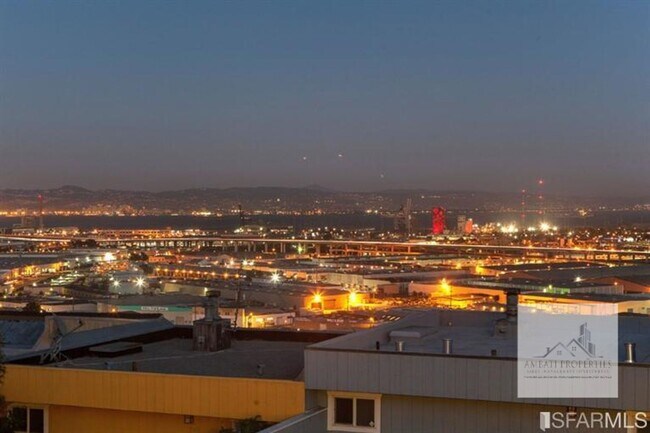 Building Photo - Bernal Heights Oasis: Stunning Renovated View Home with Modern Chic Open House Sunday 1/18 2-4