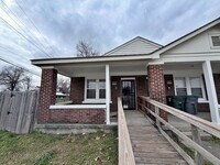 Building Photo - Renovated 2 bedroom Duplex NOW AVAILABLE!! ~ Minutes from midtown/downtown Memphis