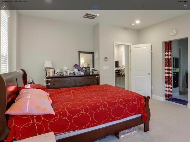 Master Bed - 24240 Nora Cir