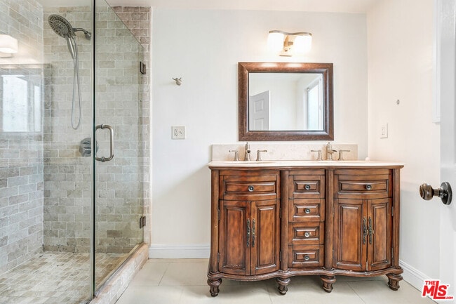 Building Photo - 2315 Cochran Ave