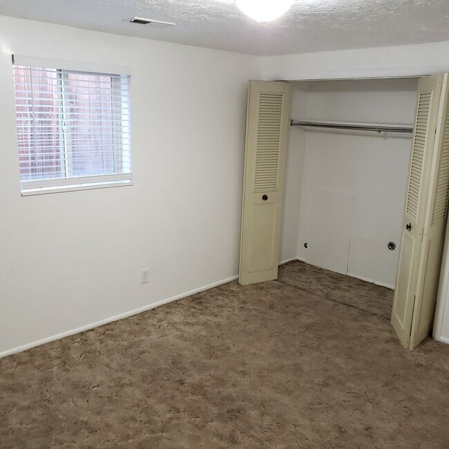 Building Photo - 1B/1B Pet Friendly Apartment South of BYU