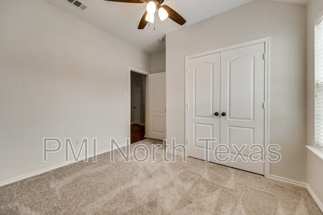 Building Photo - 8420 Sonnet Dr