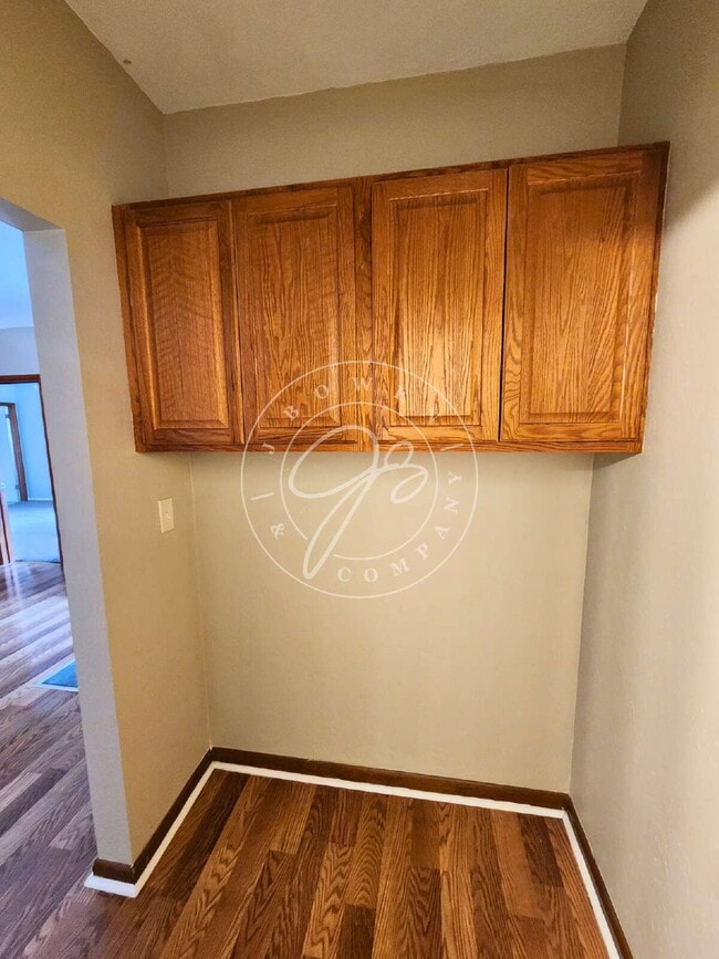 Building Photo - Must see to truly appreciate! This unique 3-bedroom, 2.5-bath unit within a 4-unit complex offers...