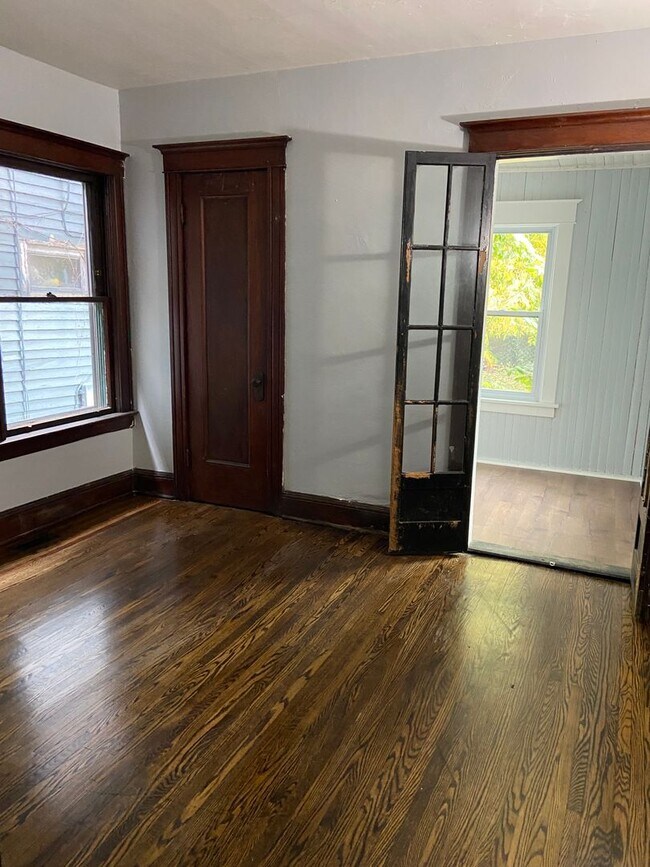 Building Photo - 677 W Delavan Ave