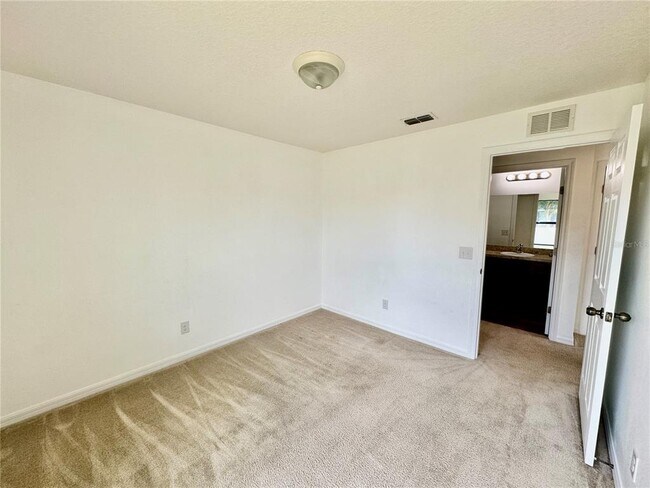 Building Photo - 1090 Woodlark Dr