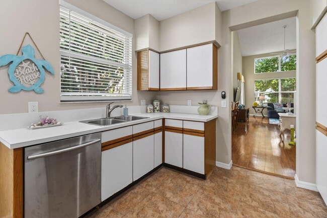 Building Photo - 2074 Mainsail Cir