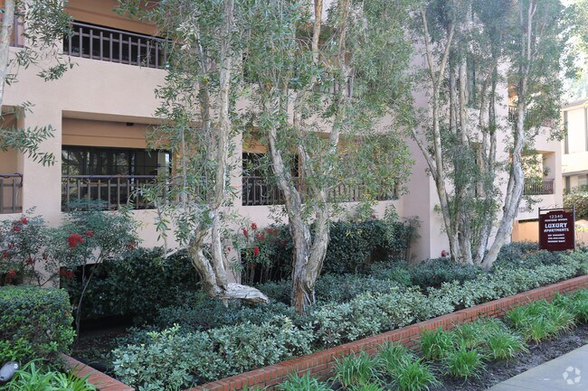 Building Photo - Montana Woods Apartments