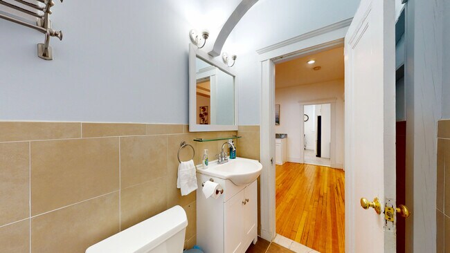 Building Photo - 461 Washington St