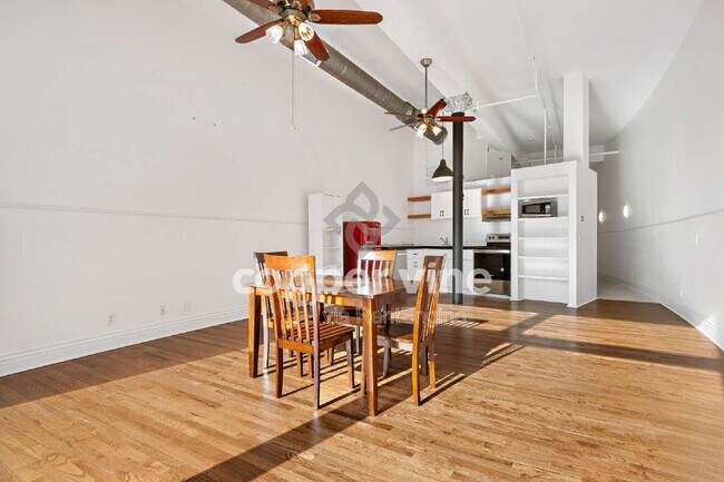 Building Photo - 1617 California St