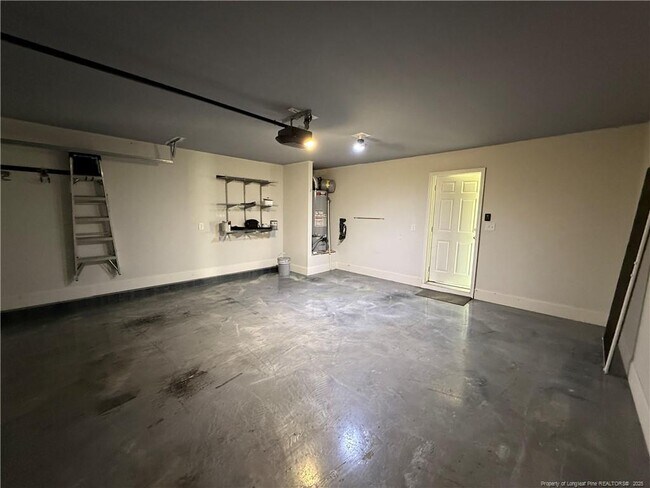 Building Photo - 204 Taylors Crk Wy