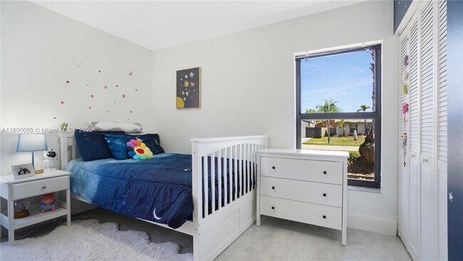 Building Photo - 16887 Royal Poinciana Dr