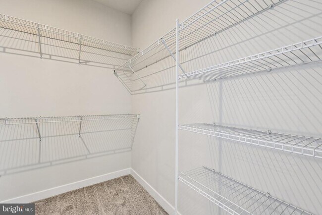 Building Photo - 9389 Edenderry Dr