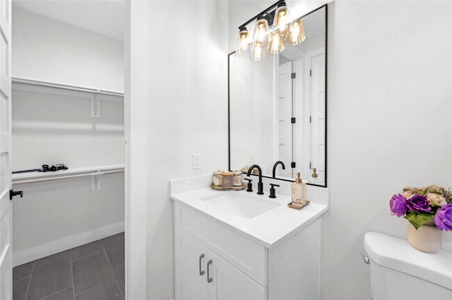 Building Photo - 710 Link Rd