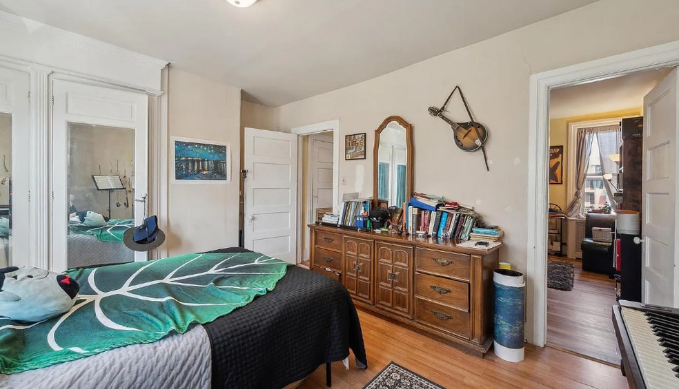 Building Photo - 5131 Pine St