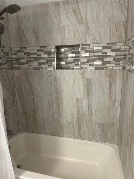 Building Photo - 4151 Eastridge Cir