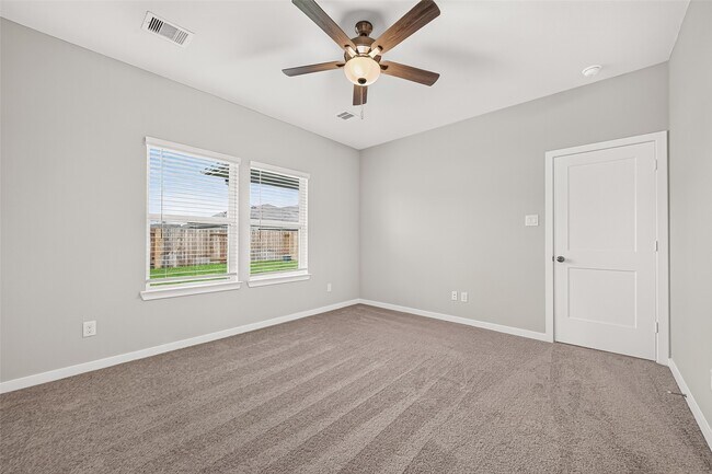 Building Photo - 4042 Bay Ct