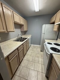 Building Photo - 1208 Bush River Rd