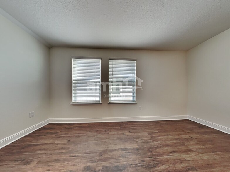 Building Photo - 6439 Emerald Hls Wy