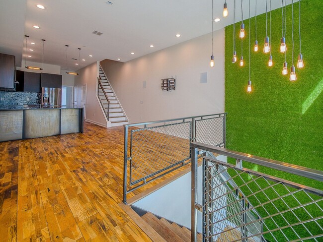 Building Photo - Three Bedroom Modern Olde Kensington Condo with Roofdeck