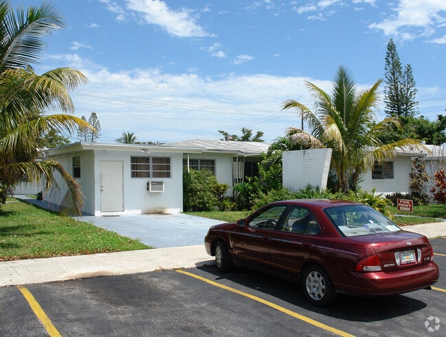 Building Photo - 717 NE 10 ST, APT 3 Hallandale, FL 33009