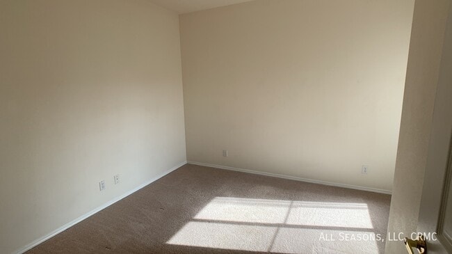 Building Photo - 3790 Strawberry Field Grove