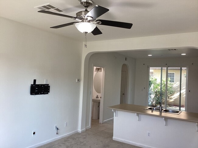 Building Photo - 1587 Etchings Way