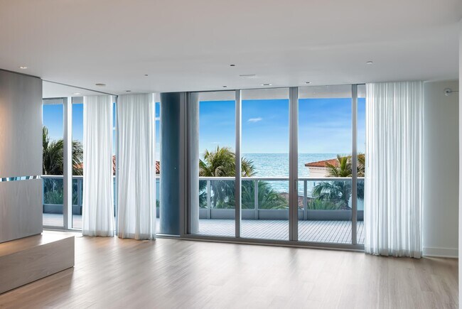 Building Photo - 5959 Collins Ave