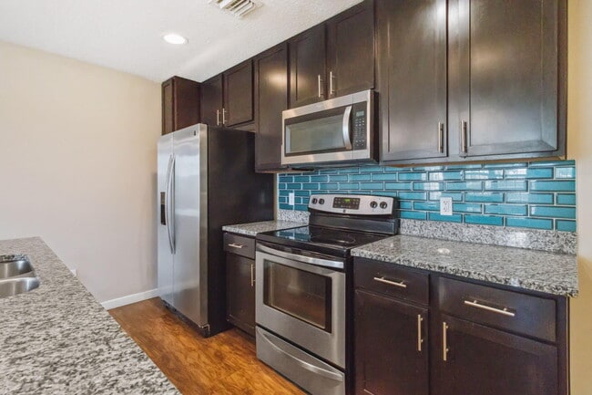 Building Photo - 3611 High Ridge Rd