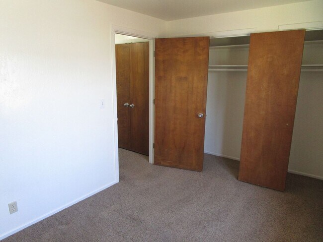 Building Photo - 0552