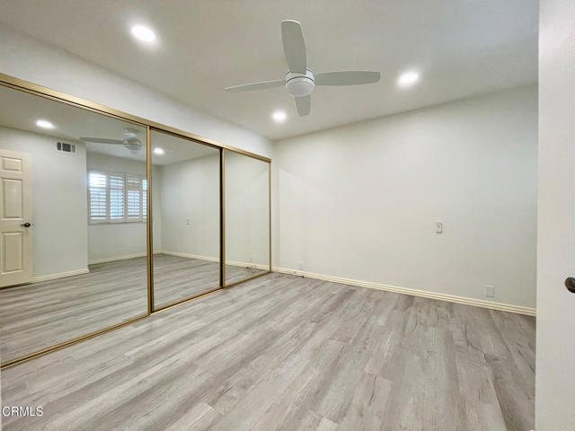 Building Photo - 726 Island View Cir