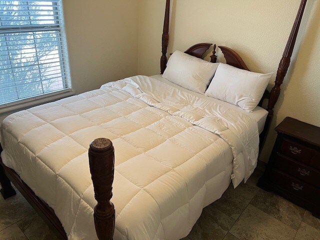 Building Photo - 2902 Quasar Dr