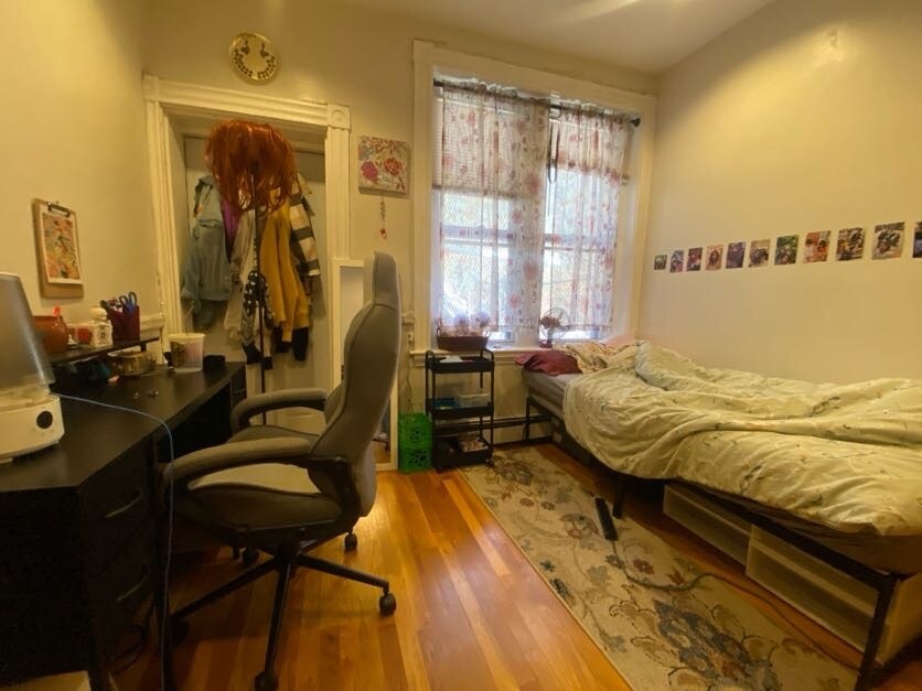 Building Photo - 127 Cedar St