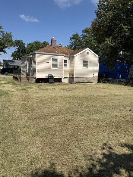 Building Photo - 2072 Coleridge Dr