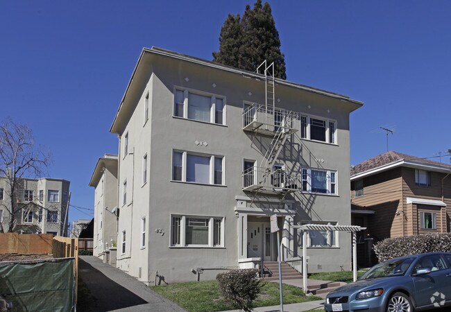 Primary Photo - 437 Euclid Ave