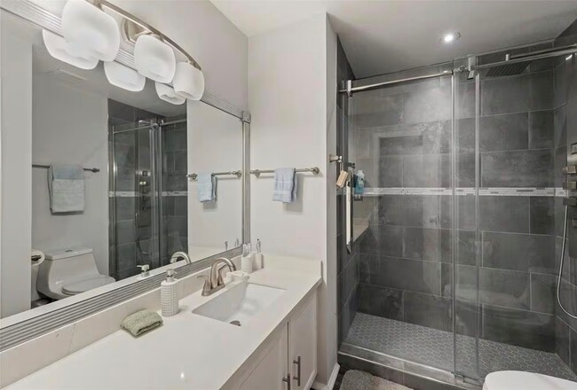 Building Photo - 1920 Augusta Dr