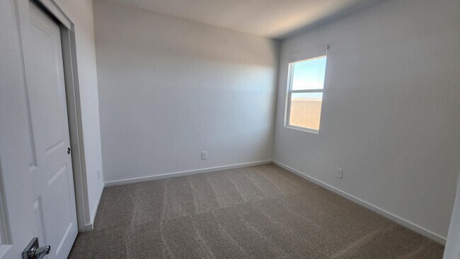 Building Photo - 7615 E Cozy Cottage Ln