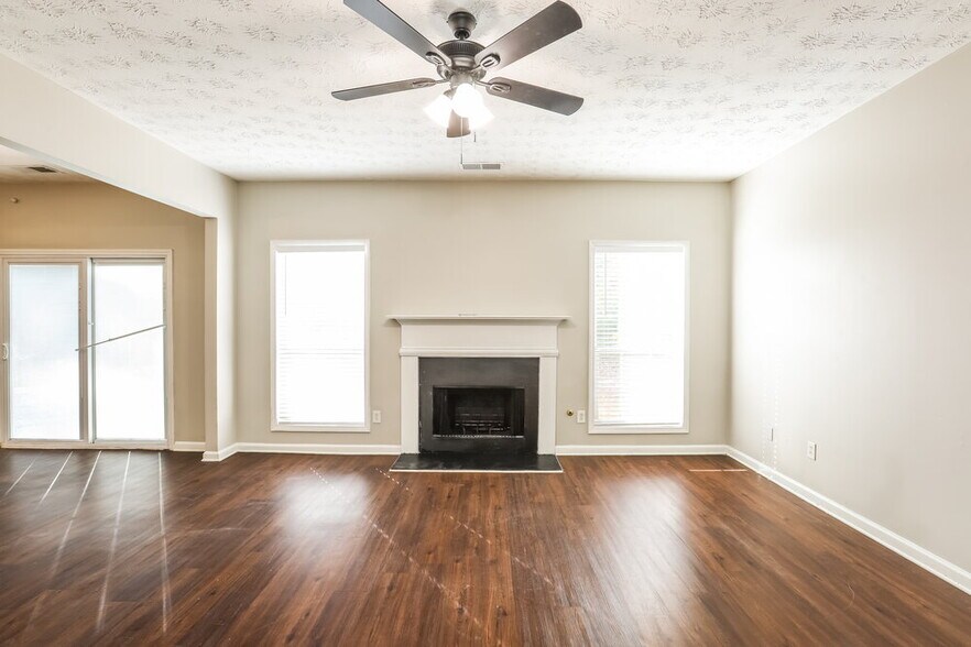 Building Photo - 229 Winthrop Ln