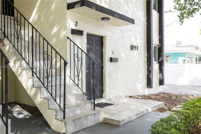 Building Photo - 1091 SW 4th St