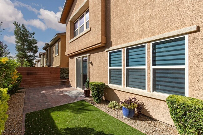 Building Photo - 10520 Harvest Wind Dr