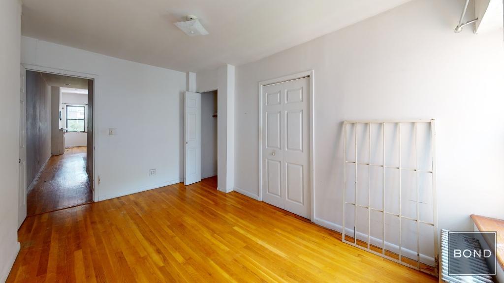 Building Photo - 1413 Second Avenue