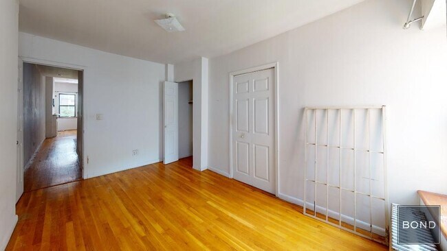 Building Photo - 1413 Second Avenue